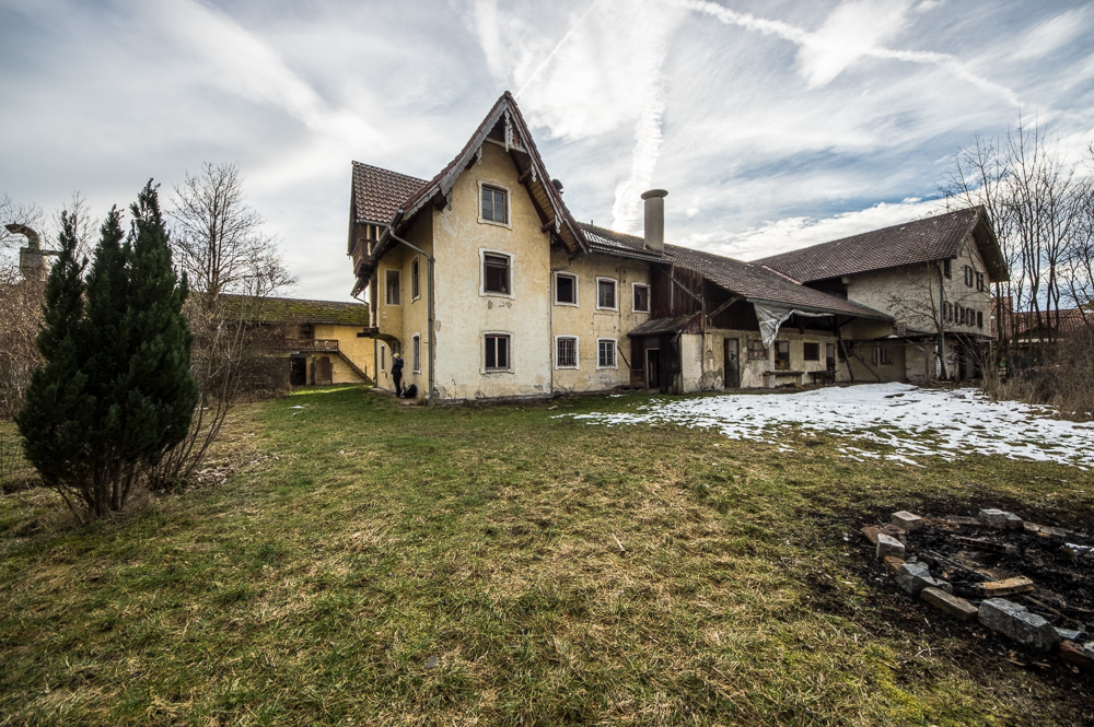 Datei:Hofoldinger Straße 7 (Sauerlach) 2014.jpg