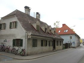 Hof und Nebengebäude (Foto Laukhardt) - 2011