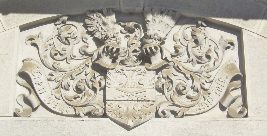 Datei:Triester Straße 287, Wappen.JPG