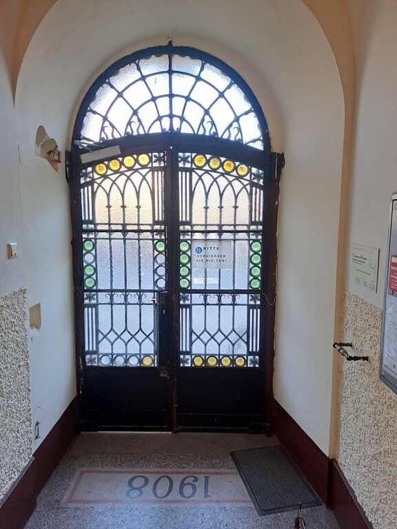 Datei:Grieskai60 Tuer Jahreszahl.jpg