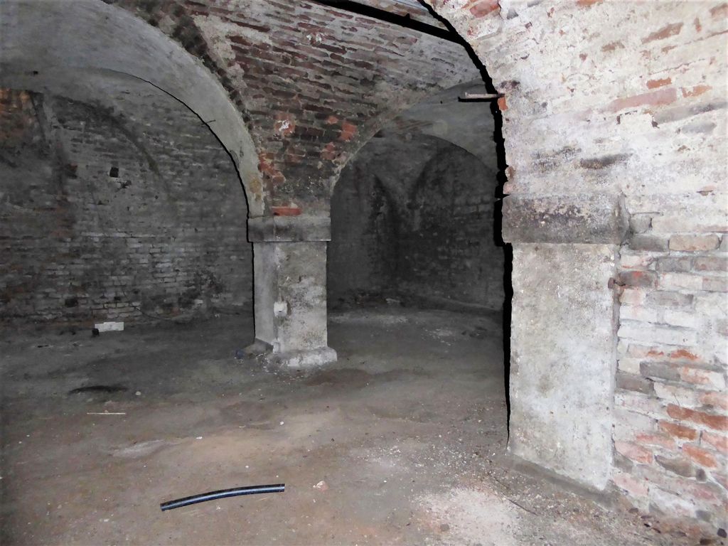 Datei:Schörgelgasse 6, Keller.jpg