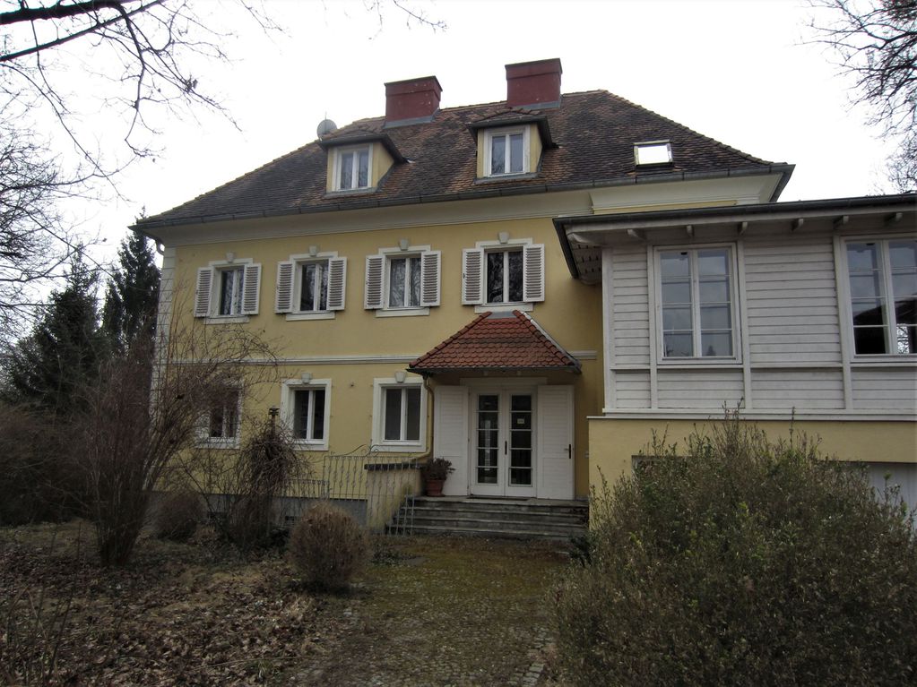 Datei:Alexander-Rollet-Weg 9, b.JPG