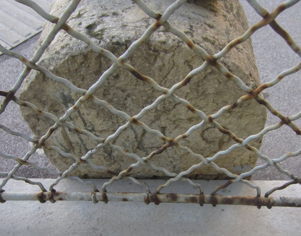 Datei:Heinrichstraße 124, Burgfriedstein 7 c.JPG