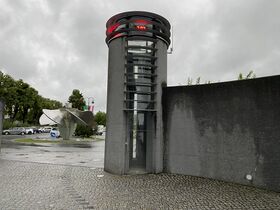Pegelturm und Teil der Prallwand - 2021