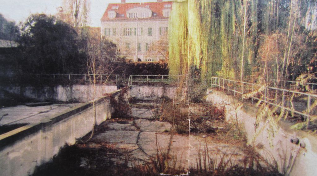 Datei:Körösistraße 9, Militärschwimmschule Ruine.JPG