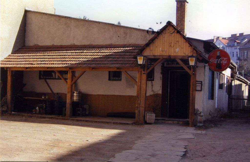 Datei:Schloegelgasse 7a gulaschhuette.jpg
