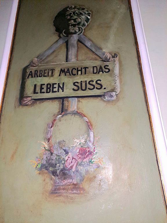 Datei:Brockmanngasse22 foyer wandbild.jpg