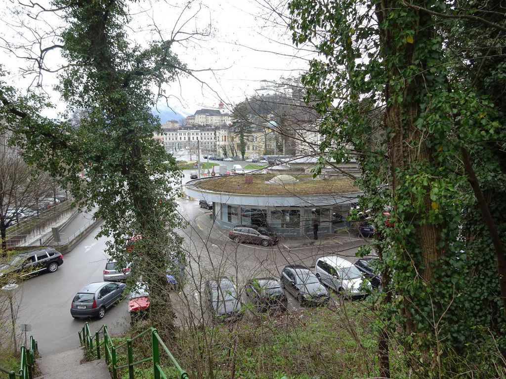 Datei:Rehrl-Platz Nordseite 2015-03-27.jpg