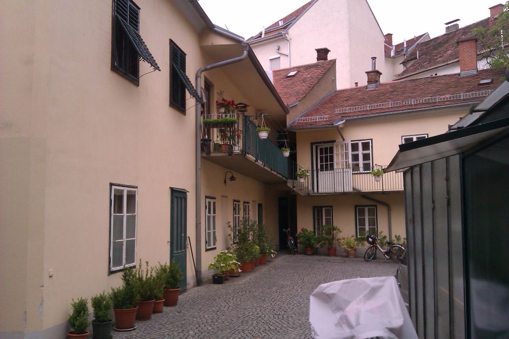 Datei:Klosterwiesgasse 7 Graz 2014 innen.jpg