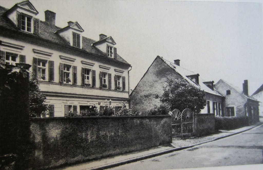 Datei:Albert-Schweitzer-Gasse 25, 27.JPG