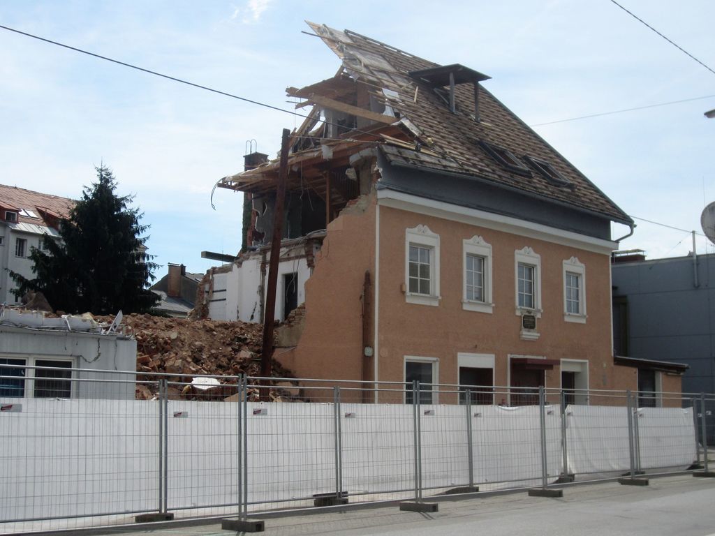 Datei:Karlauer Straße 39, Abbruch b.JPG