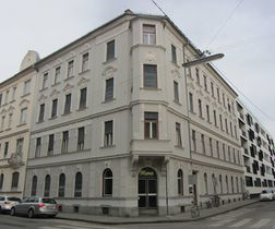 Fassadensanierung und neues Nebengebäude - 2016