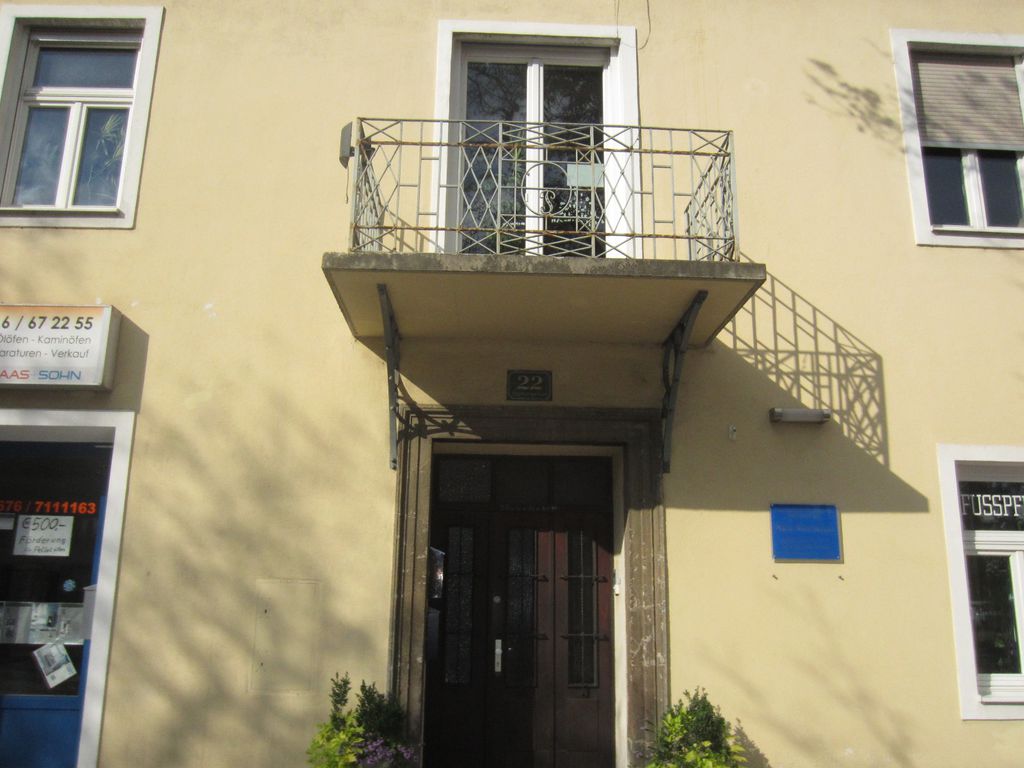 Datei:Eggenberger Allee 22, Portal.JPG