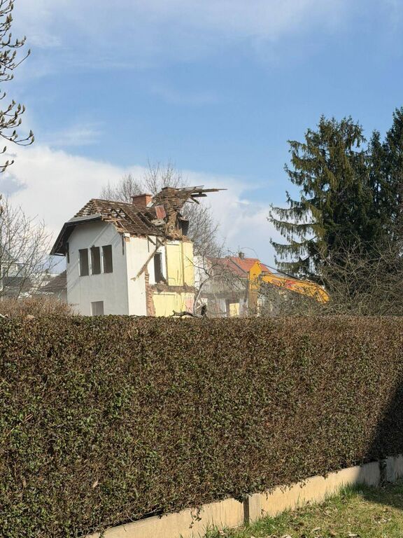 Datei:Grasbergerstraße 34, Abbruch.jpeg