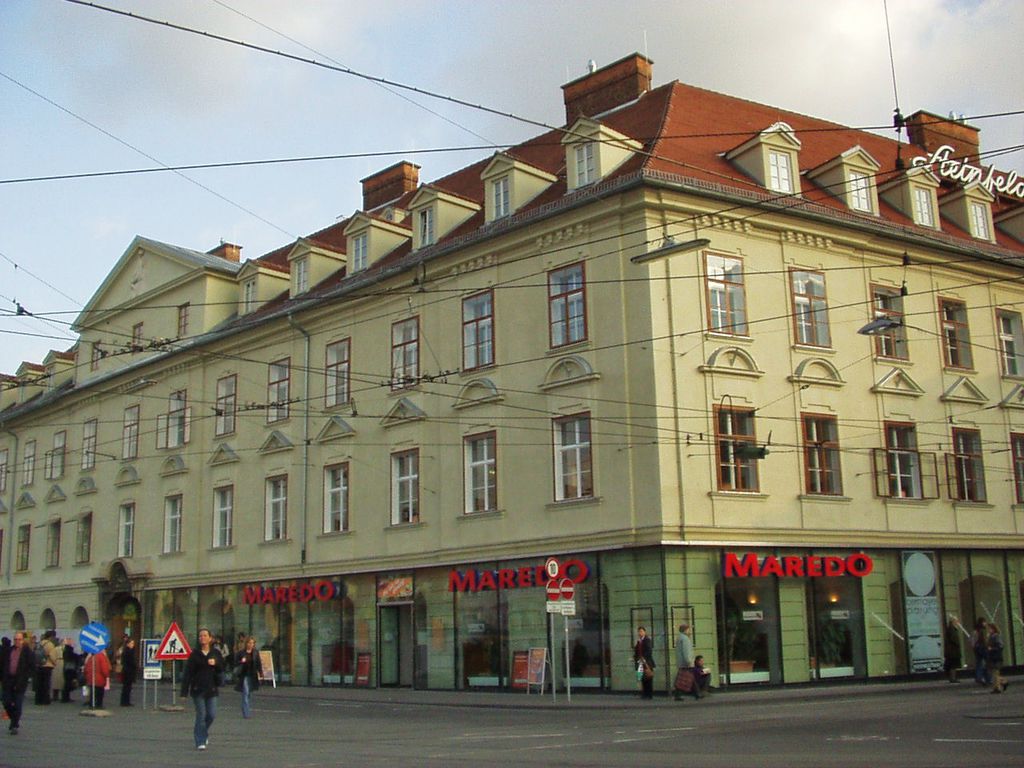 Datei:Jakominiplatz 16, Steinfeld neu.JPG