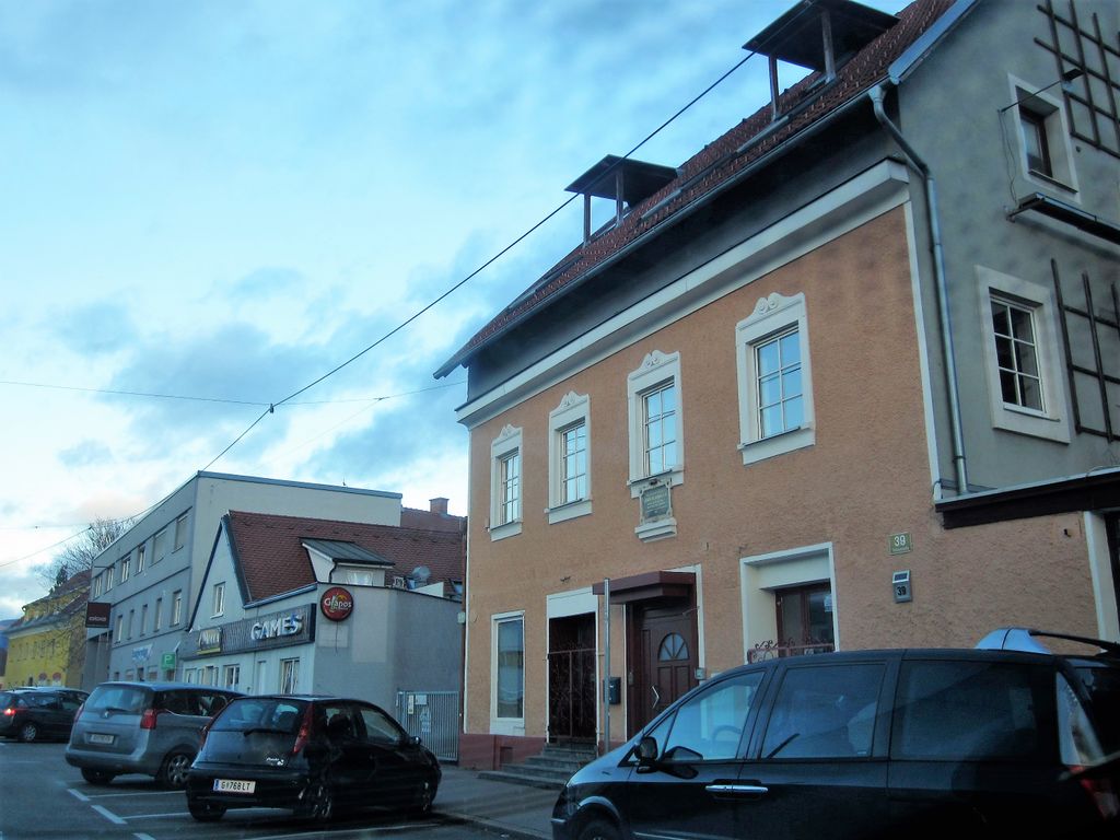 Datei:Karlauer Straße 39, Straße.JPG