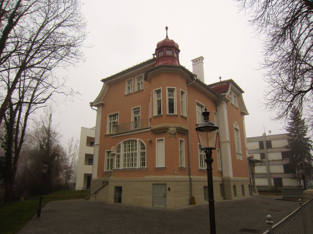 Datei:Schubertstraße 68, neu c.JPG