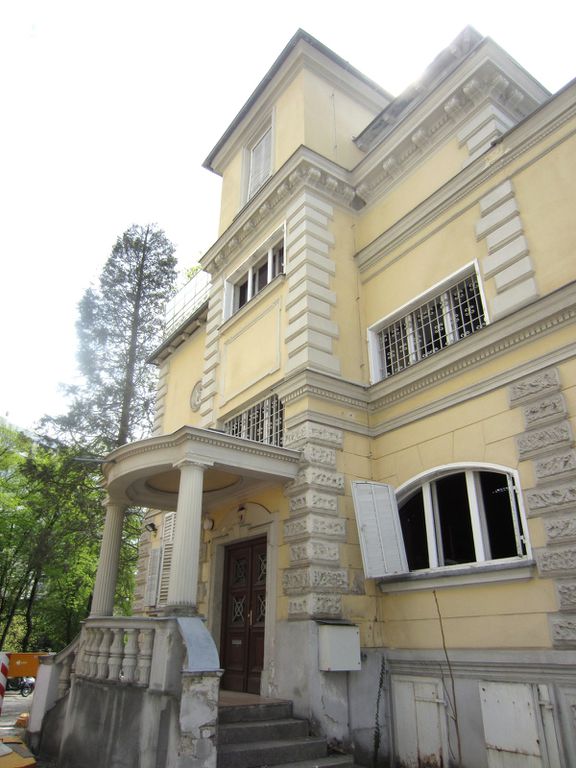 Datei:Hilmteichstraße 10, Haupteingang.JPG