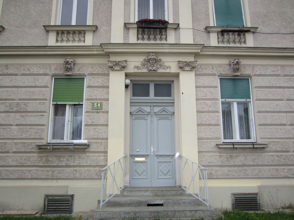 Datei:Bahnhofstraße 51, Portal.JPG