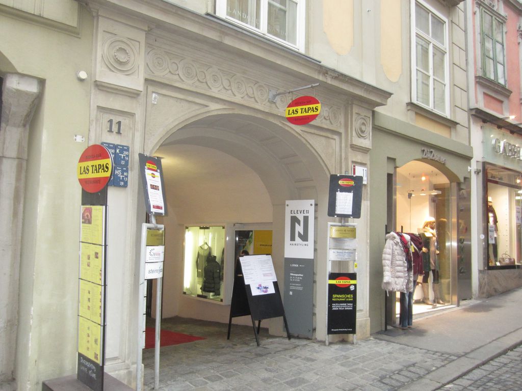 Datei:Sporgasse 11, Werbung.JPG