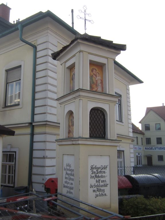 Datei:Eggenberger Allee 1, Pestsäule.JPG