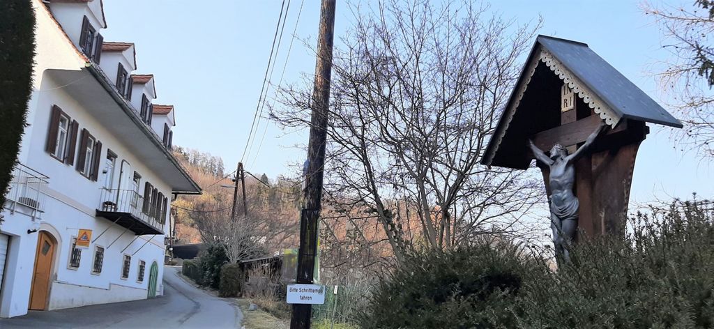 Datei:Am Ölberg 1 mit Kruzifix.jpg
