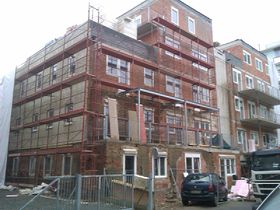 alte Gebäudeteile aufgestockt (2012)